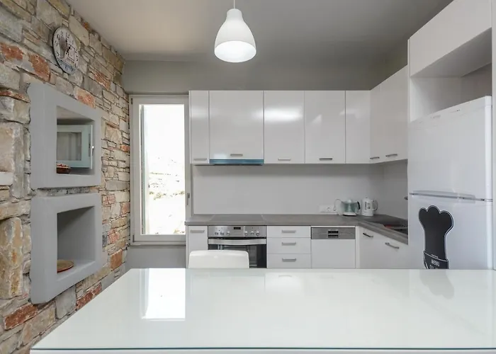 Sunshine 米科利维亚